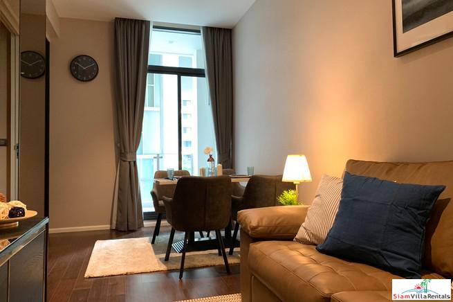 Diplomat 39 | Classic One Bedroom Condo with Pool View just a One Minute Walk from BTS Phrom Phong-8