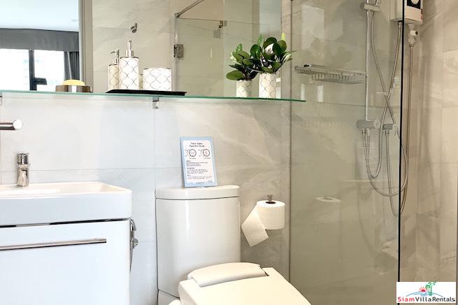 RHYTHM Ekkamai | Large Modern Two Bedroom Corner for Rent in New Condo-22