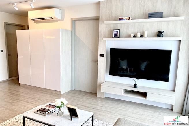 RHYTHM Ekkamai | Large Modern Two Bedroom Corner for Rent in New Condo-6