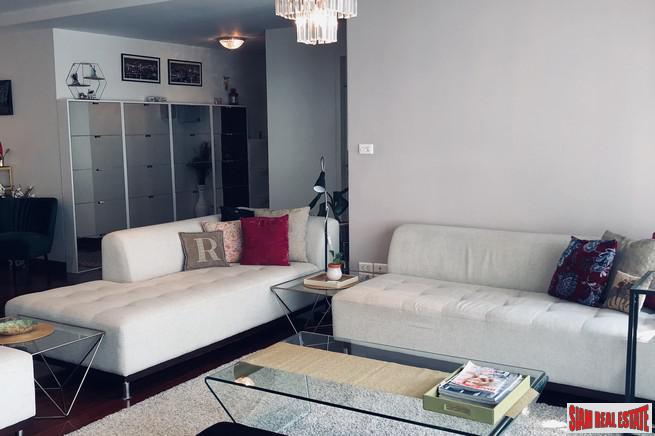 Urbana Sukhumvit 15 | Bright and Quiet Newly Renovated Two Bedroom Condo for Sale in Asok-4
