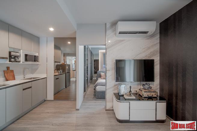 Just Completed Luxury High-Rise Condo with 360 Roof Pool at Victory Monument, Phaya Thai - Two Bed Units-10