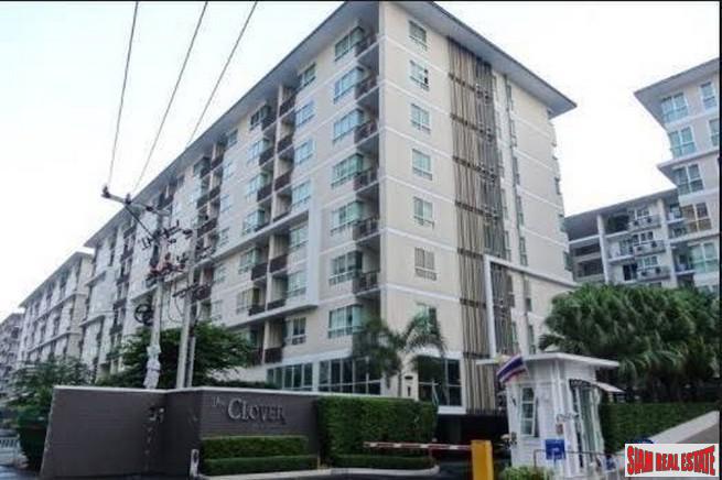 The Clover Thonglor | Spacious One Bedroom Condo for Sale with Pool View-9
