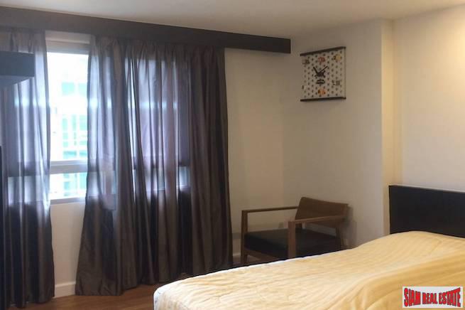 The Clover Thonglor | Spacious One Bedroom Condo for Sale with Pool View-8