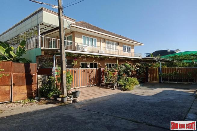 Large 5 Bed House with Private Pool near Golf Course and 5 minutes to Motorway Highway 9 at Bueng Kum - 13% Discount!