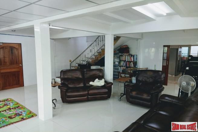 Large 5 Bed House with Private Pool near Golf Course and 5 minutes to Motorway Highway 9 at Bueng Kum - 13% Discount!-17