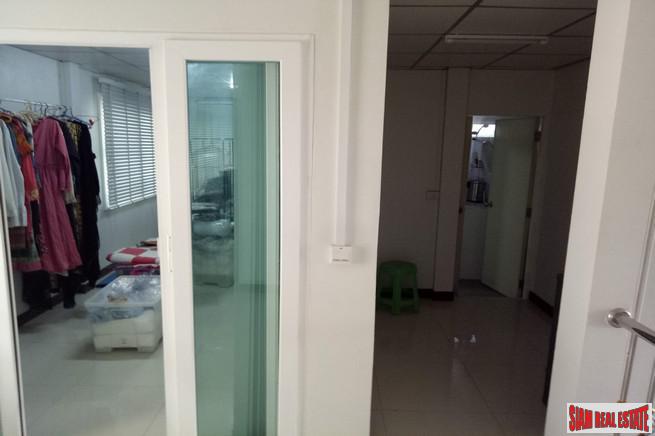 Large 5 Bed House with Private Pool near Golf Course and 5 minutes to Motorway Highway 9 at Bueng Kum - 13% Discount!-29