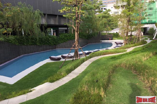 A Space ID Asoke-Ratchada | Majestic One Bed Condo at Rama 9-13