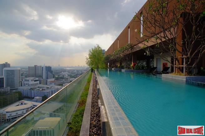 The Lofts Ekkamai | New Furnished One Bedroom for Sale Near BTS Ekkamai-5