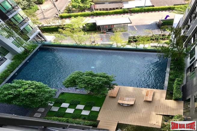 Rhythm Sukhumvit 36 | Comfortable One Bedroom Thong Lo Condo for Rent with City & Pool Views-6