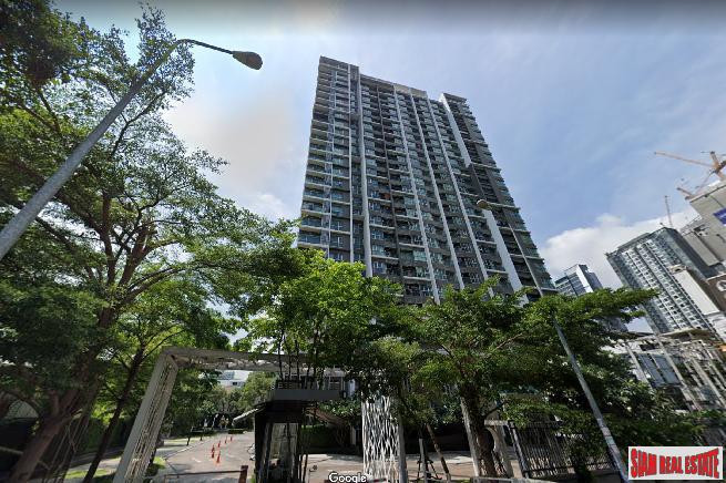 Aspire Rama 9 | Brightly Furnished One Bed Condo on 20th Floor with Closed Kitchen in Excellent Location of Rama 9