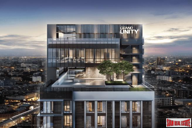 New Luxury High-Rise Newly Completed Next to BTS at Ratchayothin, Chatuchak - 2 Bed Corner Units-2