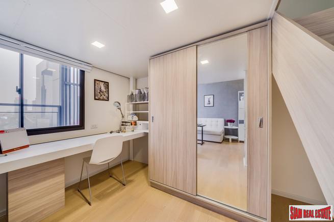 Chewathai Residence Asoke | Brightly Decorated City View Condo with Loft-style Bedroom near MRT Rama 9-9