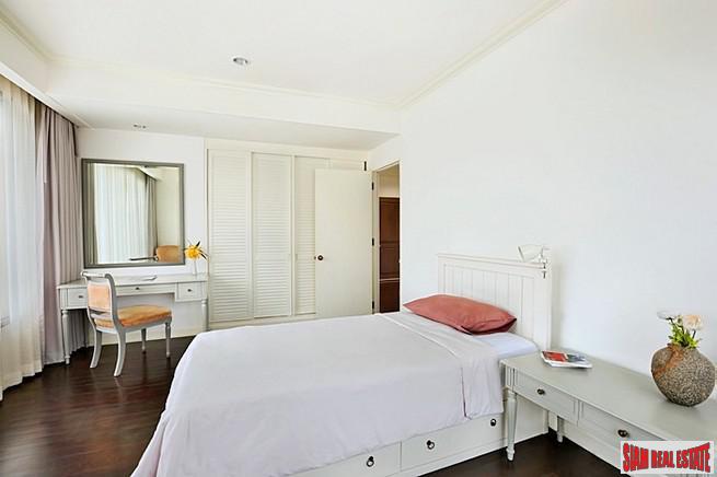 Condo One X Sukhumvit 26 | Bright and Spacious One Bedroom Close to BTS Phrom Phong-13