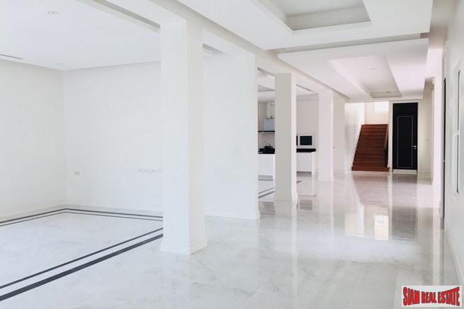 New Modern Five Bedroom Family-Style Home with Rooftop Terrace and 4 Parking Stalls for Sale in Ari-6