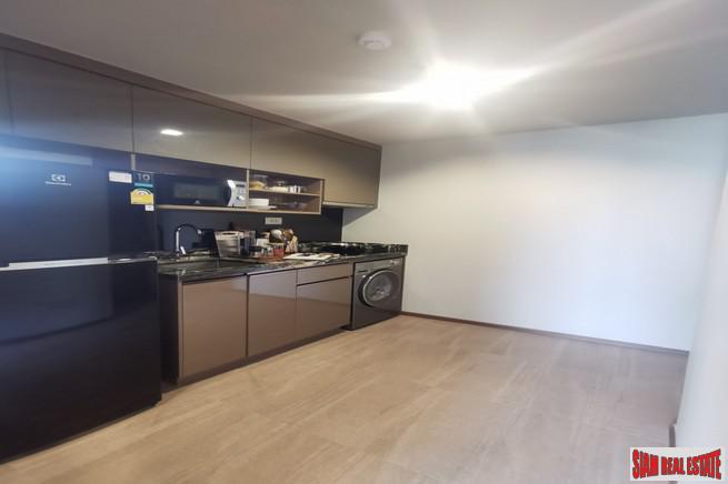 Nearing Completion is this Luxury High-Rise Condo Close to Thong Lor BTS by Leading Thai Developers - 1 Bed Units - 7% Discount!-29
