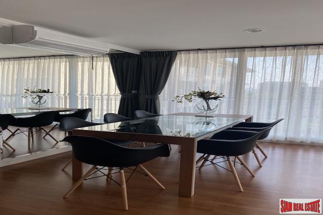 Centric Scene Aree 2 | New High Quality Three Bedroom Contemporary Condo for Rent in Ari Low-rise-3
