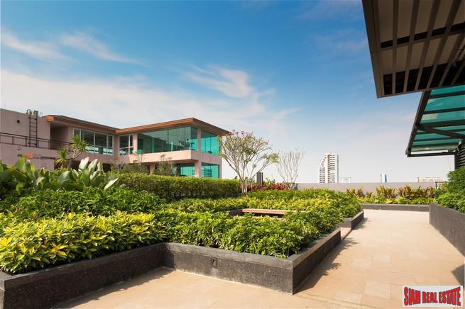 Low-Rise Quality Condo at Soi Thong Lor with Roof Facilities, close to Phetchaburi Road - 2 Bed Units-12