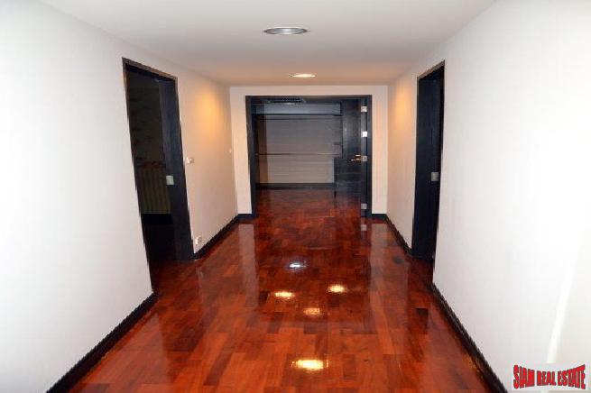 Supreme Elegance | Beautiful 2 Bed Condo with Big Balcony for Sale in Low-Rise Boutique Building at Nanglinchi Road, Sathorn-17