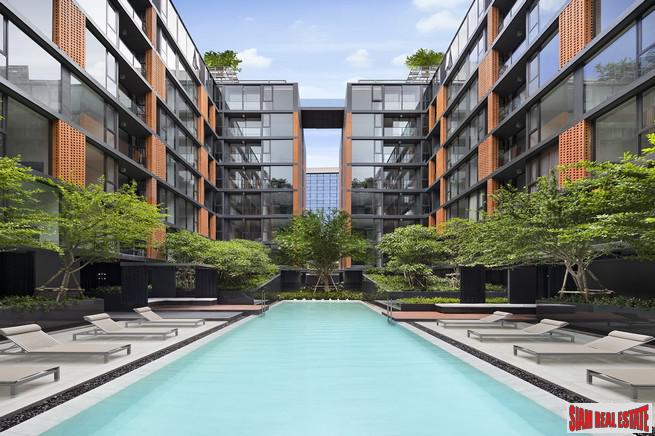 Newly Completed High Quality Low-Rise Condo with Excellent Facilities close to BTS Ekkamai - 1 Bed Plus Units-0