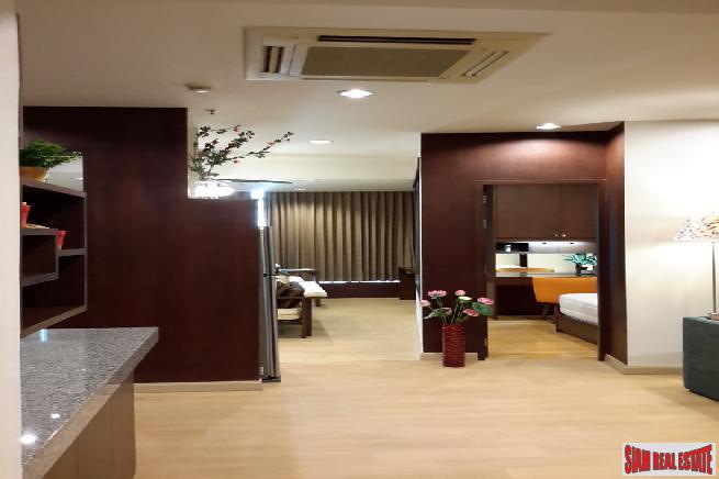 Baan Sathorn Chaophraya | Exceptional River Views from this 2 Bed Corner Unit on 26th Floor on the Chaophraya River-9