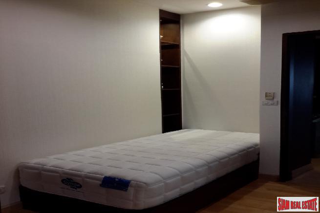 Baan Sathorn Chaophraya | Exceptional River Views from this 2 Bed Corner Unit on 26th Floor on the Chaophraya River-17