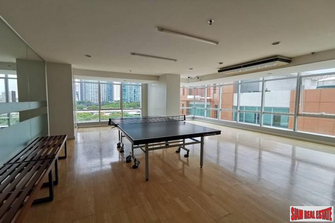 Baan Sathorn Chaophraya | Exceptional River Views from this 2 Bed Corner Unit on 26th Floor on the Chaophraya River-4
