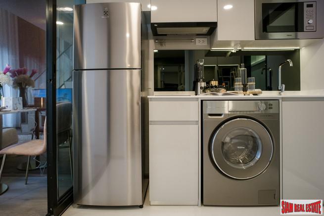 Pre-Sale of Hot New Luxury High-Rise Condo of Loft Units at the New Central Business District next to MRT Huai Khwang - 2 Bed Loft Units - Free Full Furniture and Discount!-23