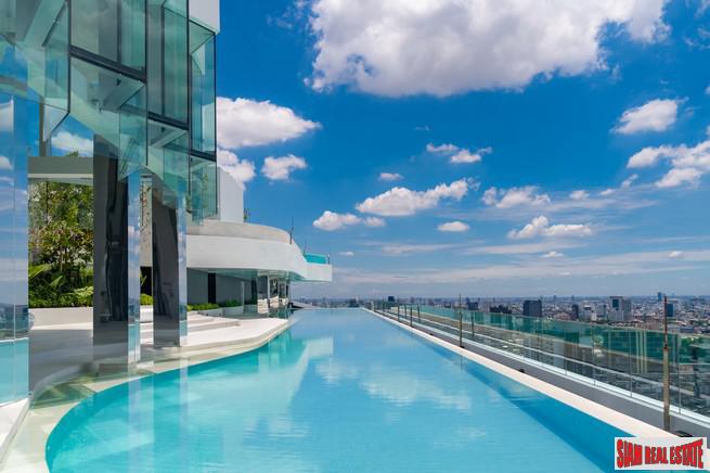 Newly Completed Mega Project with 2,400 Sqm of Sky Facilities only 300 metres to MRT Phra Ram 9, Rama 9 Road - 1 Bed Units