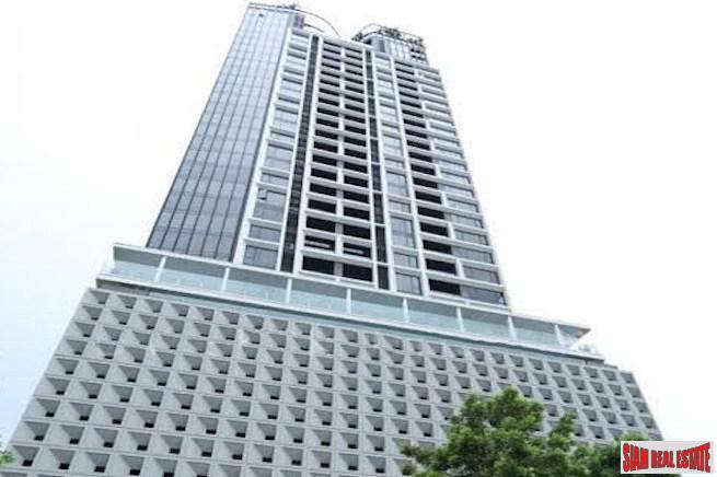 Beatniq Sukhumvit 32 | Elegantly Furnished One Bedroom Condo with Great City Views for Sale in Thong Lo-1