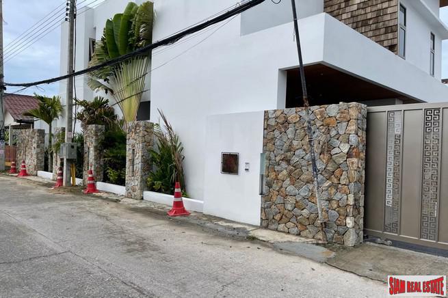 Spectacular New Four Bedroom Pool Villa for Rent in a Great Rawai Location-27