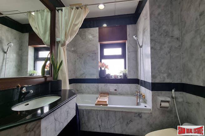 Baan Piya Sathorn | Large Two Bedroom Corner Unit for Sale only 10 Minutes from Lumpini Park-9