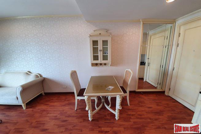 Address Chidlom | Extra Large One Bedroom with City Views for Rent-7