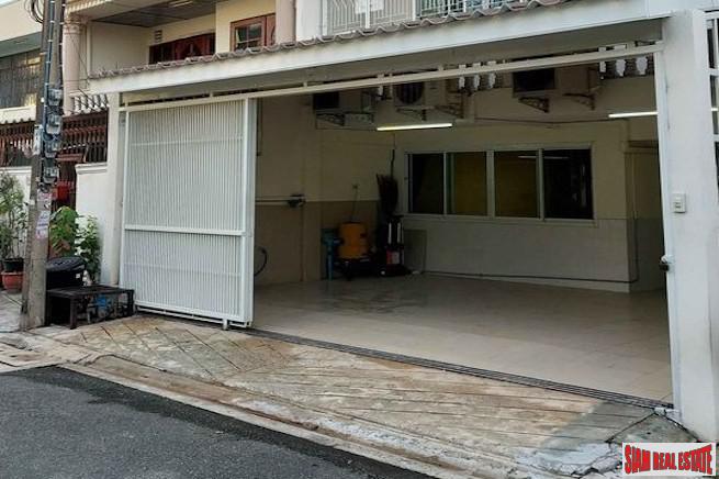 Narathiwas Rajanagarindra 24 | Two Storey Four Bedroom Townhouse for Sale in Chong Nonsi with Easy Access to 2 BTS Stations