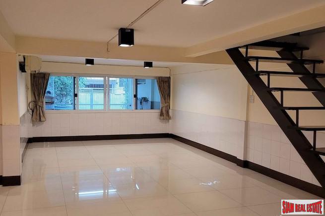 Narathiwas Rajanagarindra 24 | Two Storey Four Bedroom Townhouse for Sale in Chong Nonsi with Easy Access to 2 BTS Stations-5