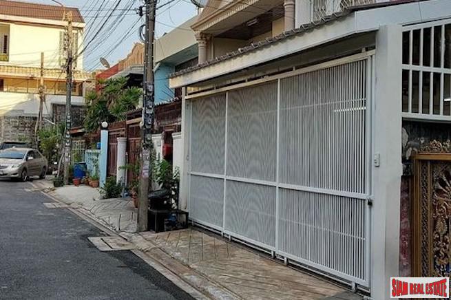 Narathiwas Rajanagarindra 24 | Two Storey Four Bedroom Townhouse for Sale in Chong Nonsi with Easy Access to 2 BTS Stations-7
