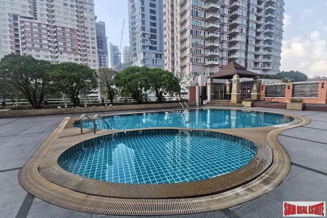 Regent on the Park 1 | Spacious Three Bedroom Condo + Maids Room + Two Balconies for Sale at Sukhumvit 26, Phrom Phong-16