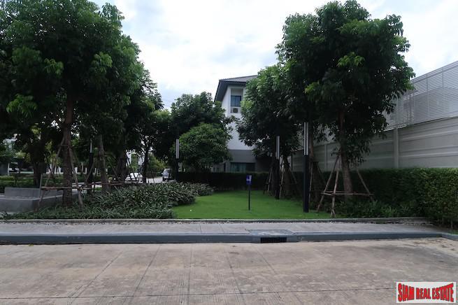 The Edition rama 9 Pattanakarn | Large Three Bedroom House with Private Plunge Pool + Extras for Rent