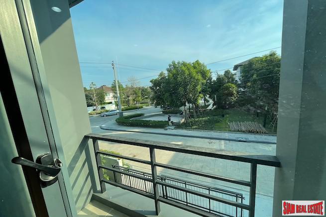 The Edition rama 9 Pattanakarn | Large Three Bedroom House with Private Plunge Pool + Extras for Rent