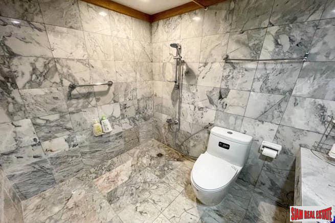 Icon III | Big & Sunny One Bedroom Corner Unit with Unobstructed City Views for Sale - Thong Lo-4