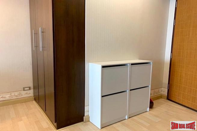 Silom Grand Terrace | Extra Large Two Bedroom Condo for Rent Near BTS Silom-10