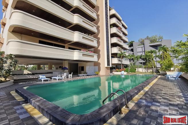 Spacious Two Bedroom Apartment for Rent with Two Balconies in Low Density Building - Phrom Phong