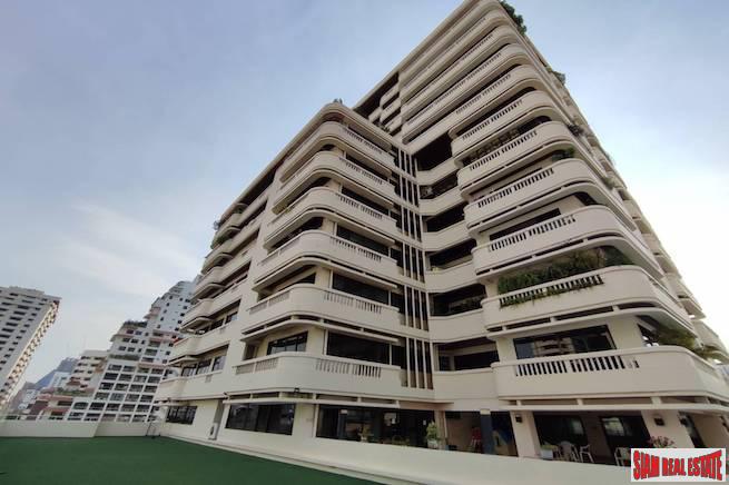Mano Tower | A Rare Size Two Bedroom + 1 Study room Condo for Sale on Sukhumvit 39-0