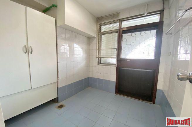 Royal Castle Sukhumvit 39 | Spacious Three Bedroom Condo with Built-in Furniture for Rent in Phrom Phong-9