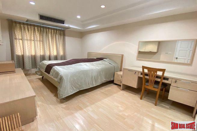Royal Castle Sukhumvit 39 | Spacious Three Bedroom Condo with Built-in Furniture for Rent in Phrom Phong-15