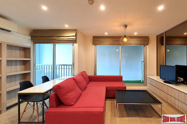 The Niche Sukhumvit 49 | Nice and Cozy One Bedroom for Sale n a Phrom Phong Low Rise-0