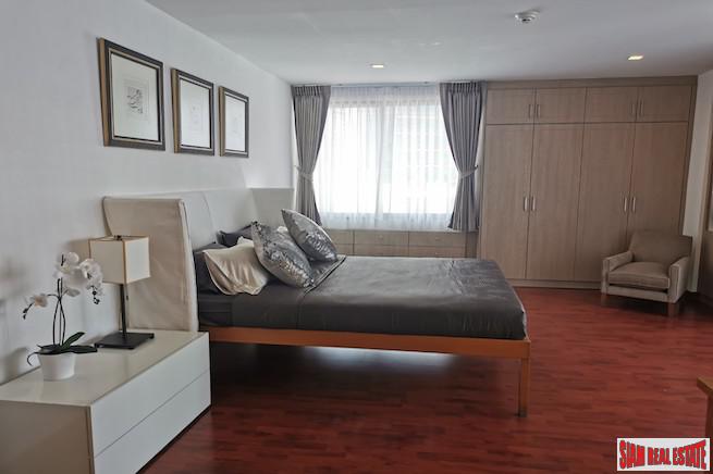Las Colinas | Elegant & Spacious Two Bedroom Condo for Sale in Asoke-9