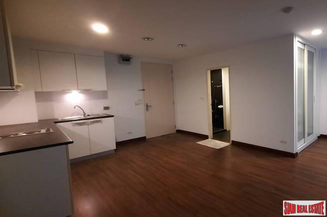 D65 | Comfortable One Bedroom Condo in a Low Rise Building for Sale in Ekkamai-3
