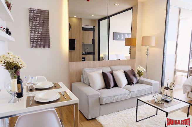 Hasu Haus Condominium | Sunny One Bedroom Condo for Sale in Unique Low Rise Complex - On Nut
