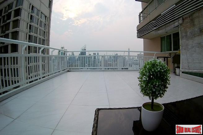 Grand Parkview Asoke | Large Two Bedroom with Huge Private Terrace for Sale-4