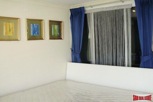 Grand Parkview Asoke | Comfortable One Bedroom Condo on the 27th Floor for Rent-2